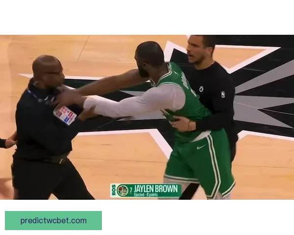 魔术主帅因不满裁判判罚连续吃两技犯被驱逐愤怒发声